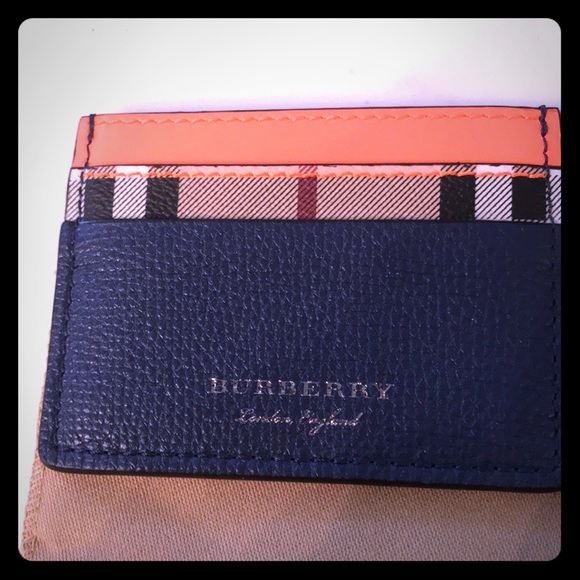 Burberry Accessories - NEW BURBERRY CARD HOLDER